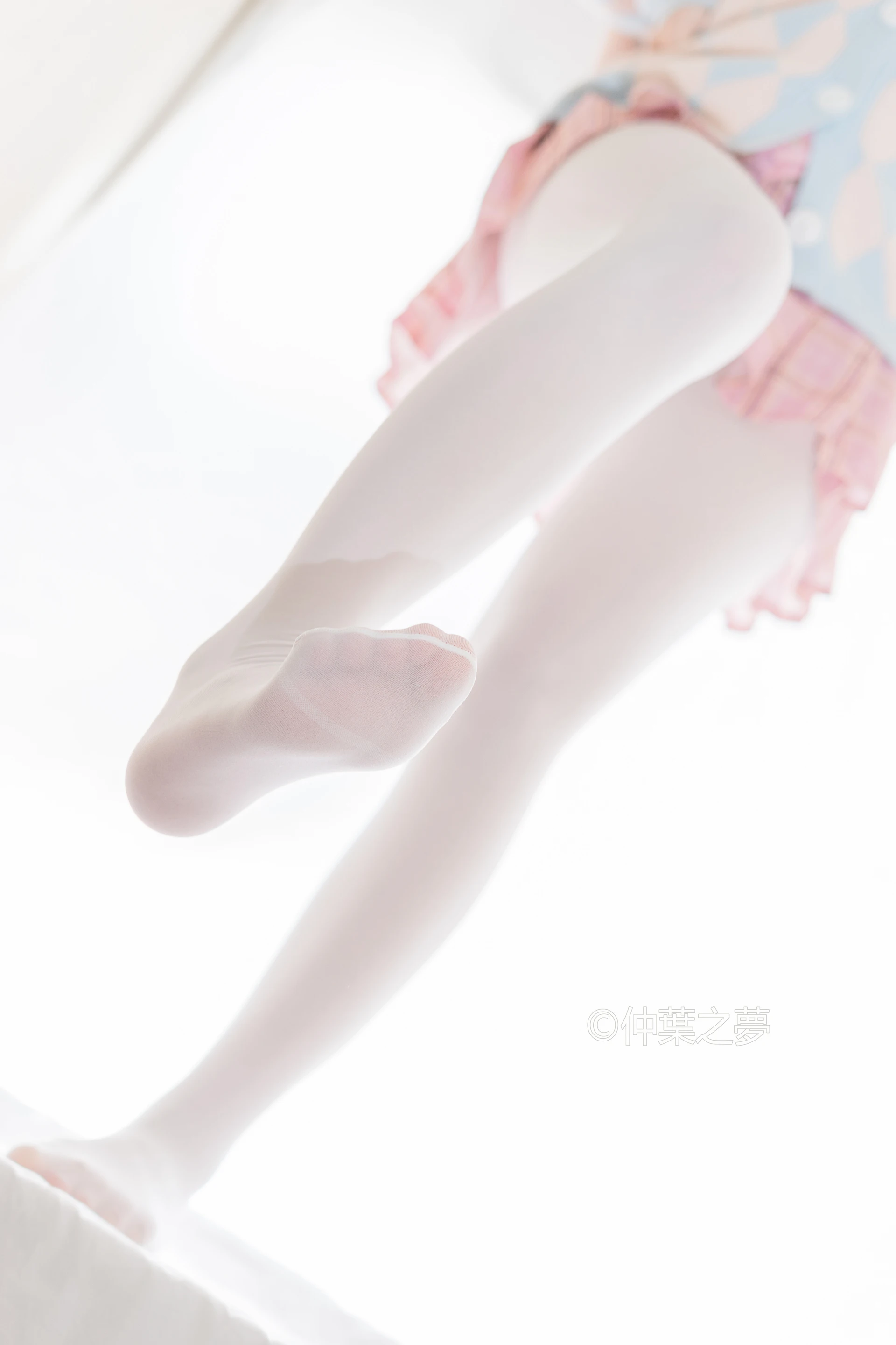 轻兰映画 Grand.007 [128P-696M]白丝, 美腿, 美足, 轻兰映画