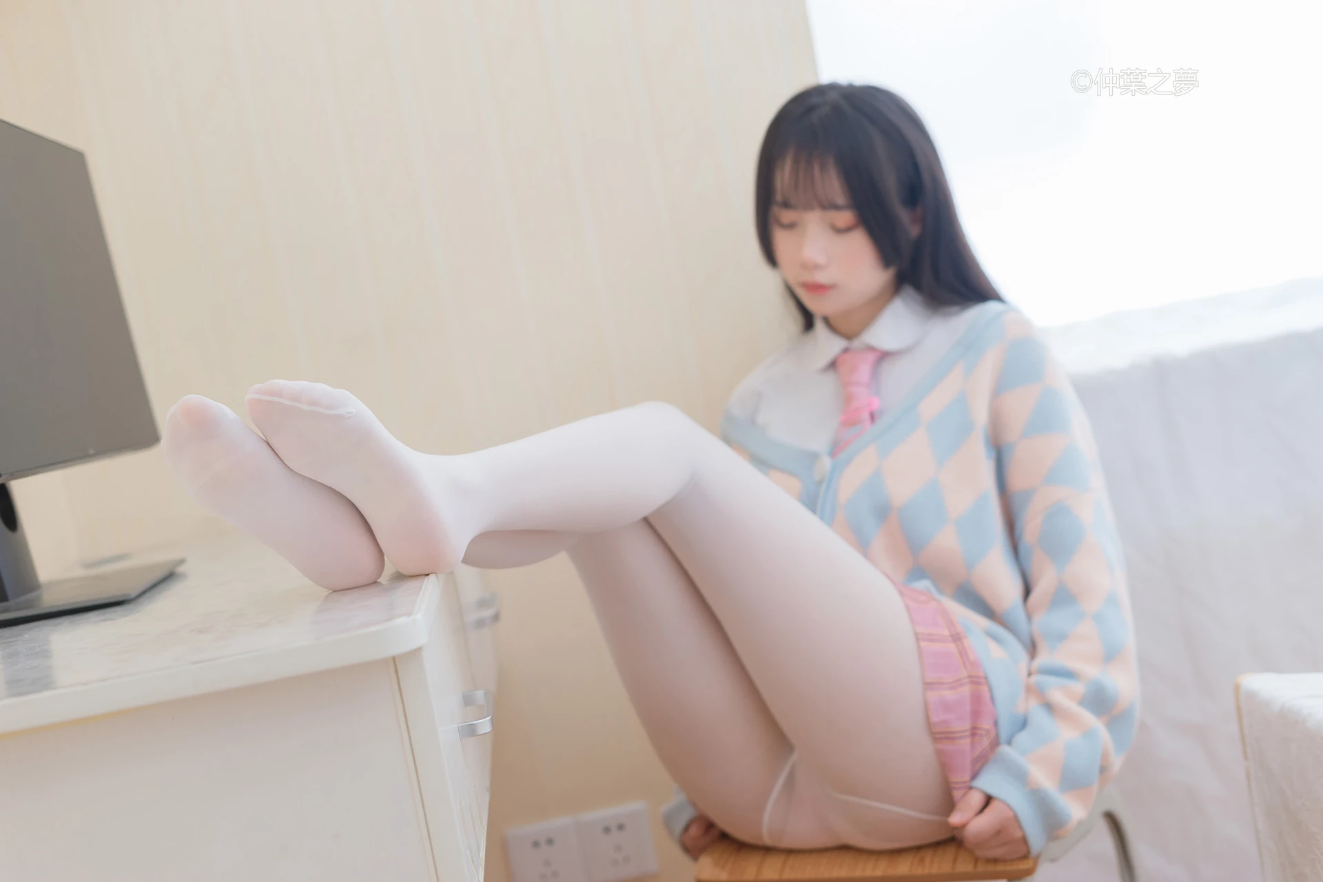 轻兰映画 Grand.007 [128P-696M]白丝, 美腿, 美足, 轻兰映画