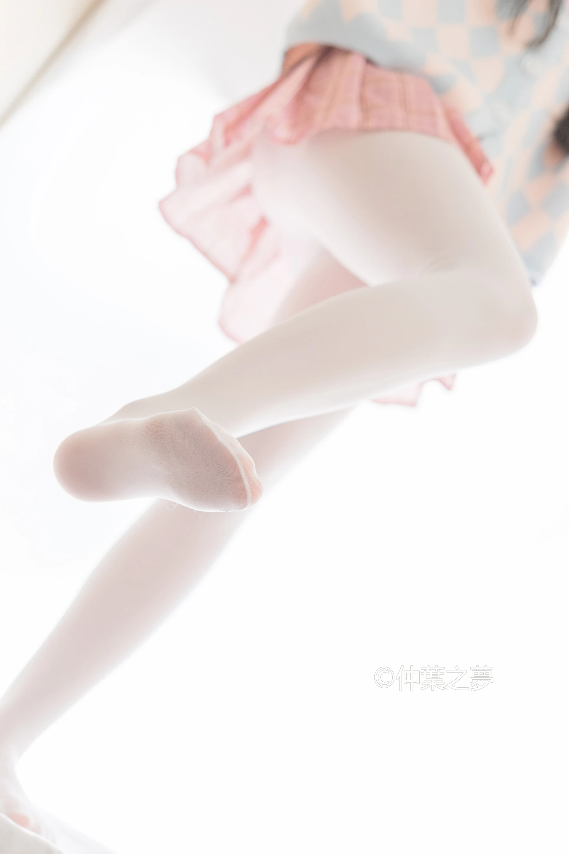 轻兰映画 Grand.007 [128P-696M]白丝, 美腿, 美足, 轻兰映画