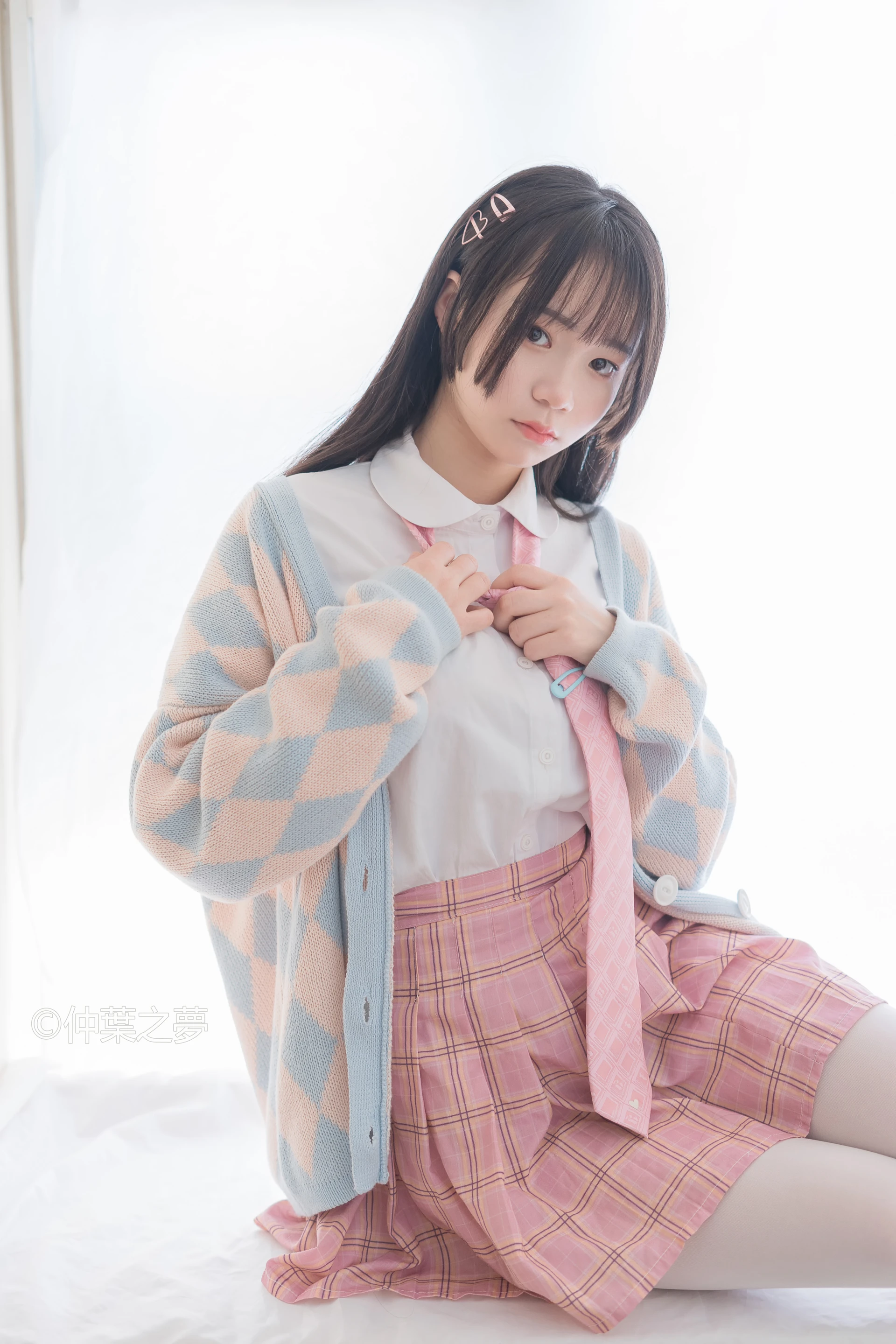 轻兰映画 Grand.007 [128P-696M]白丝, 美腿, 美足, 轻兰映画