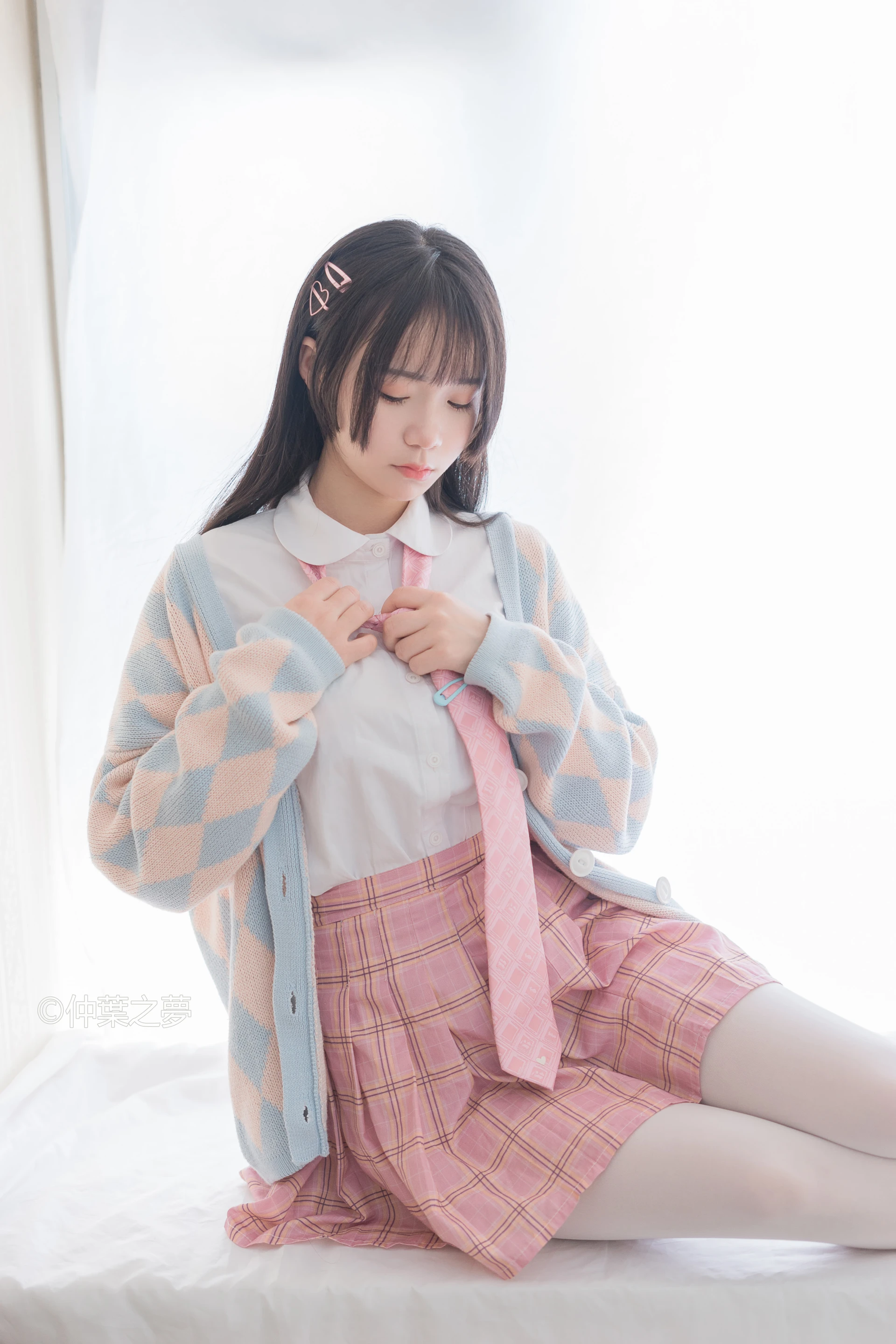 轻兰映画 Grand.007 [128P-696M]白丝, 美腿, 美足, 轻兰映画