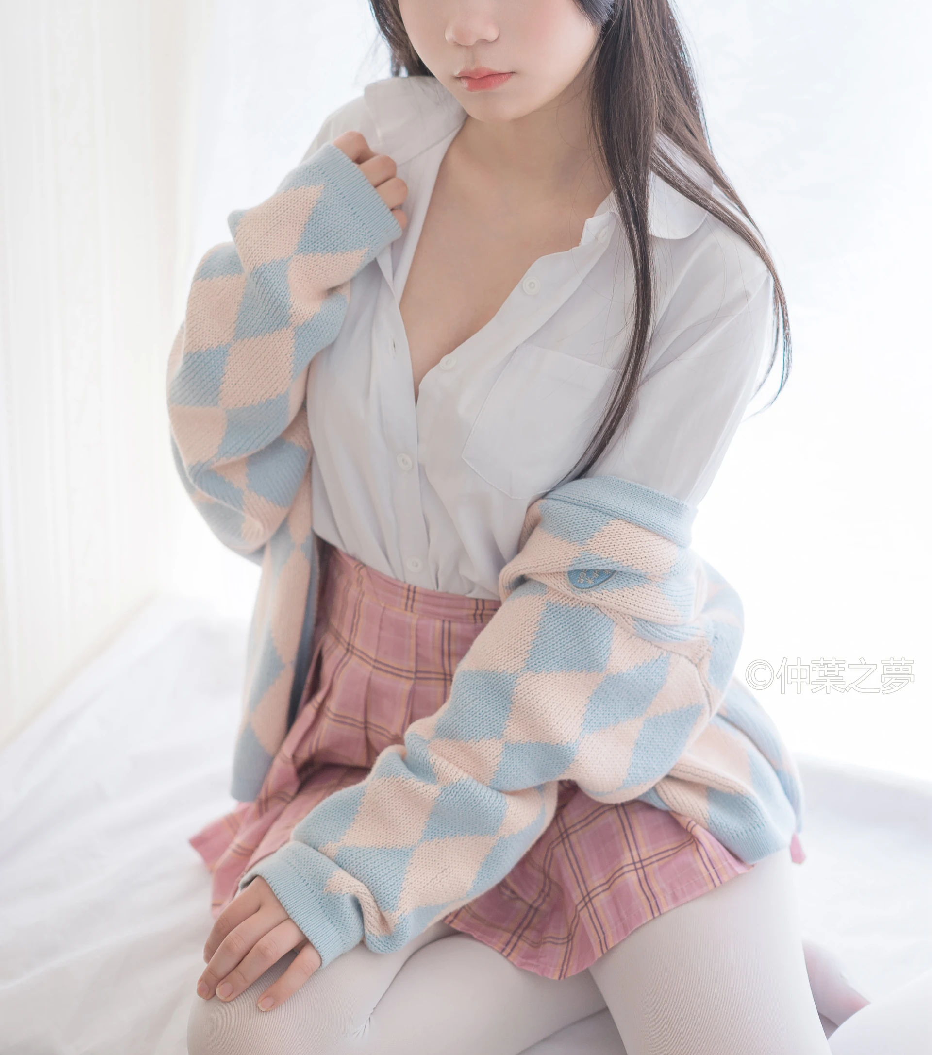 轻兰映画 Grand.007 [128P-696M]白丝, 美腿, 美足, 轻兰映画