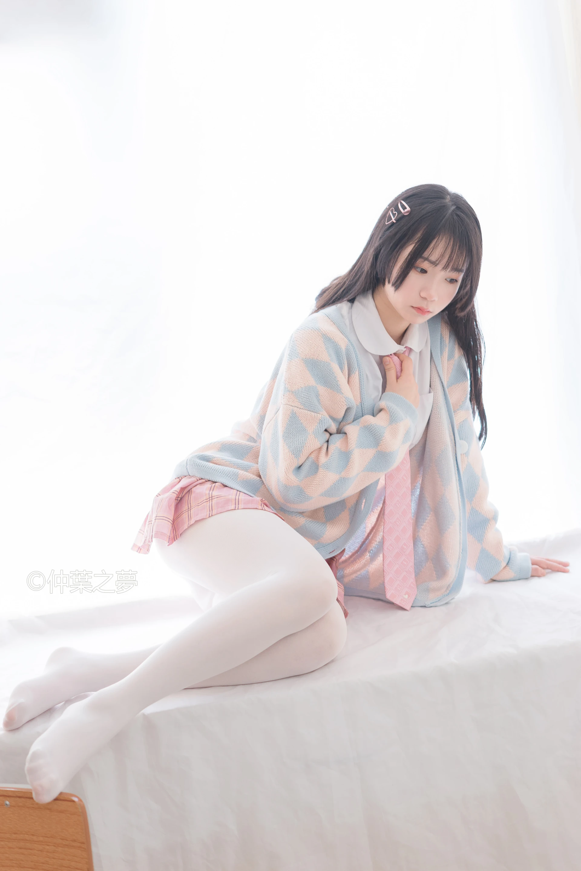 轻兰映画 Grand.007 [128P-696M]白丝, 美腿, 美足, 轻兰映画