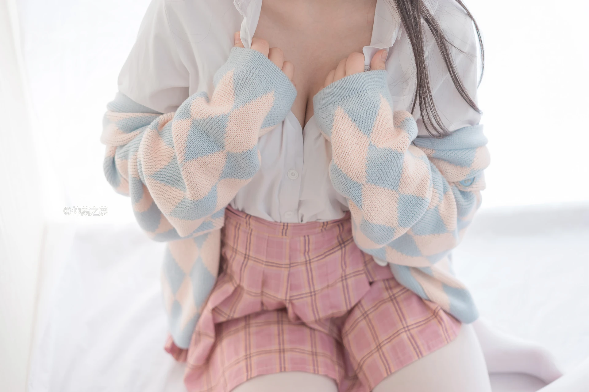 轻兰映画 Grand.007 [128P-696M]白丝, 美腿, 美足, 轻兰映画