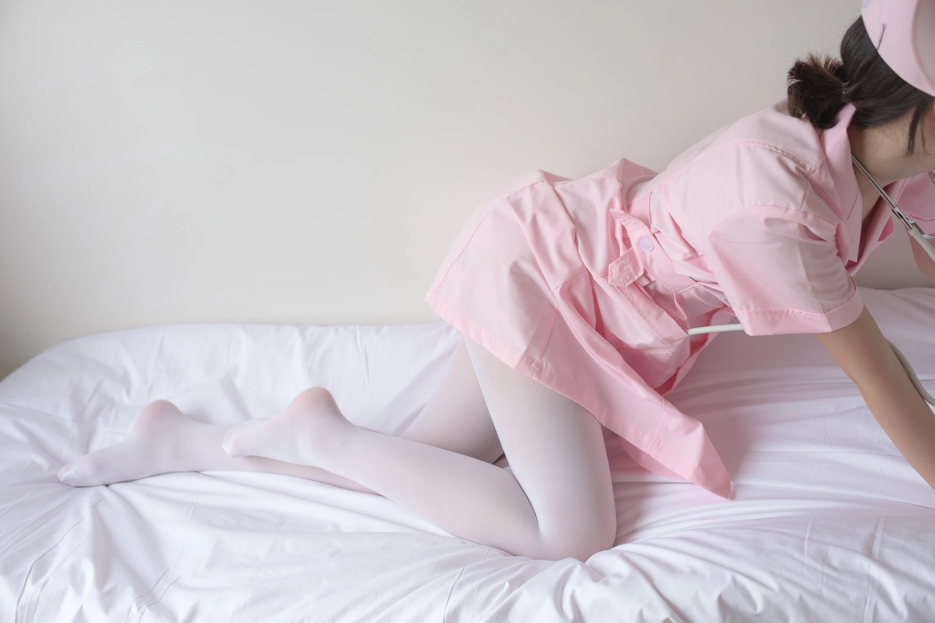 森萝财团 X-021 [167P1V-2.16G]制服, 森萝财团, 白丝, 美腿