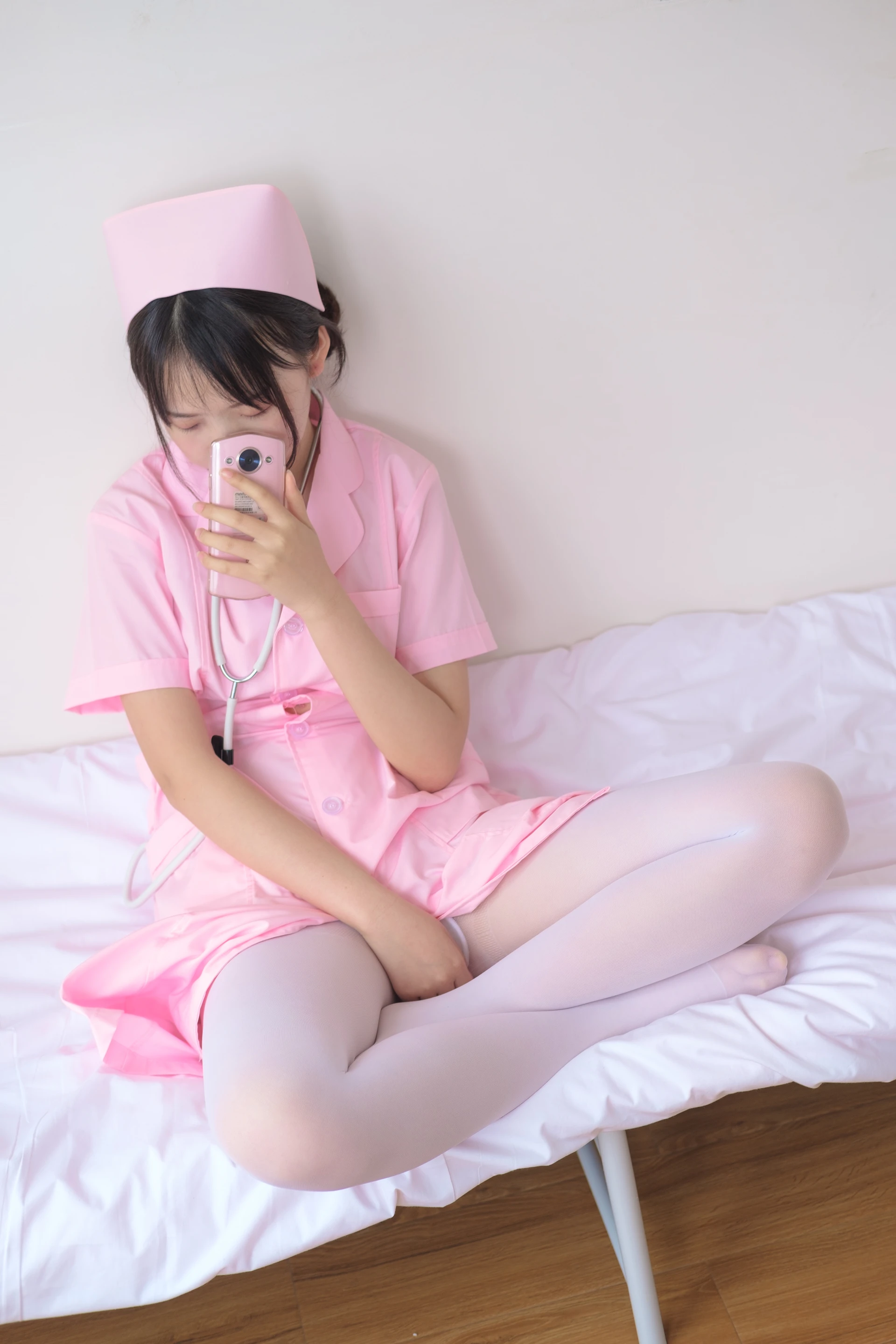 森萝财团 X-021 [167P1V-2.16G]制服, 森萝财团, 白丝, 美腿