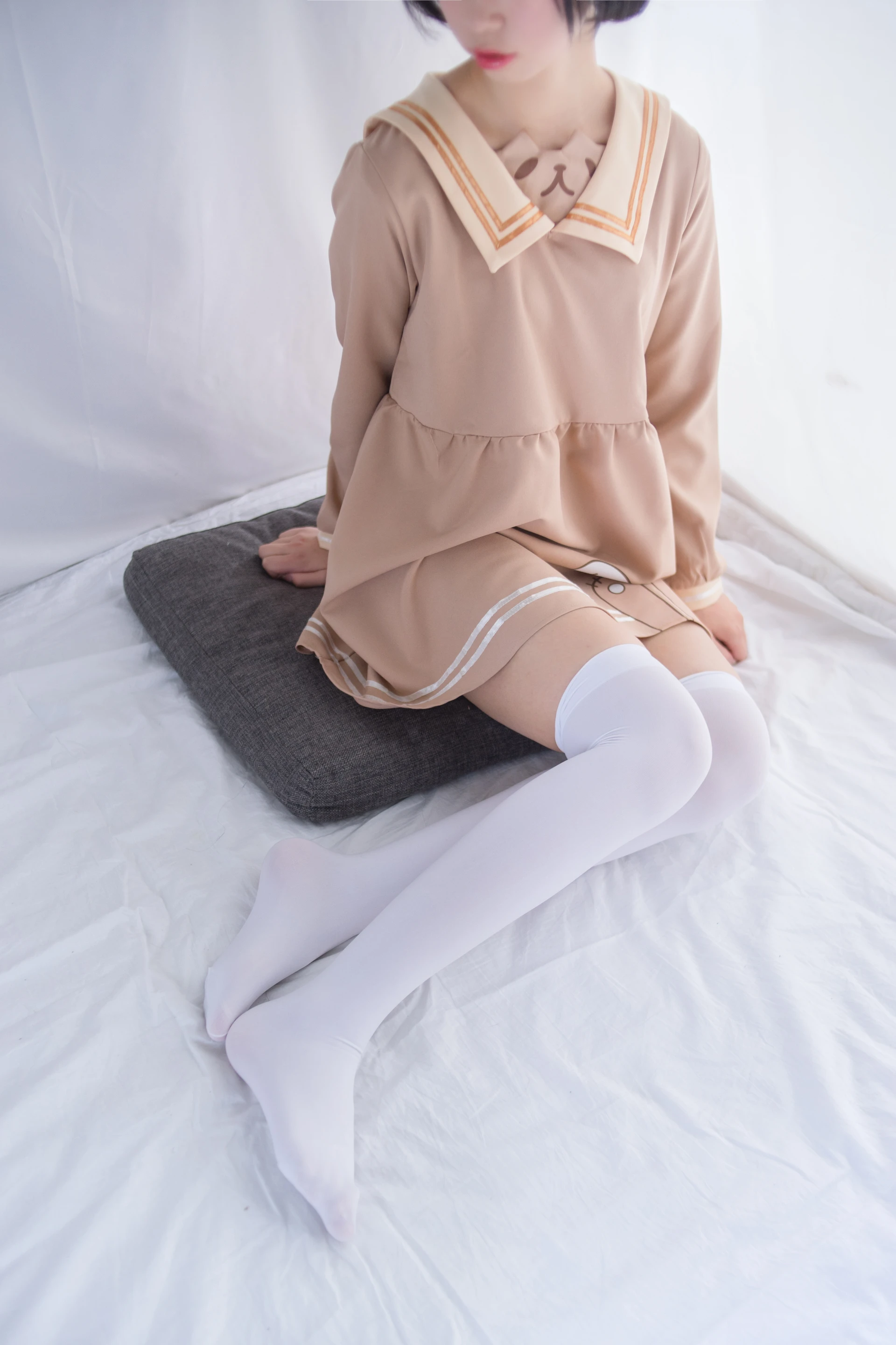 轻兰映画 SPL.006 [112P-867M]白丝, 美腿, 美足, 轻兰映画