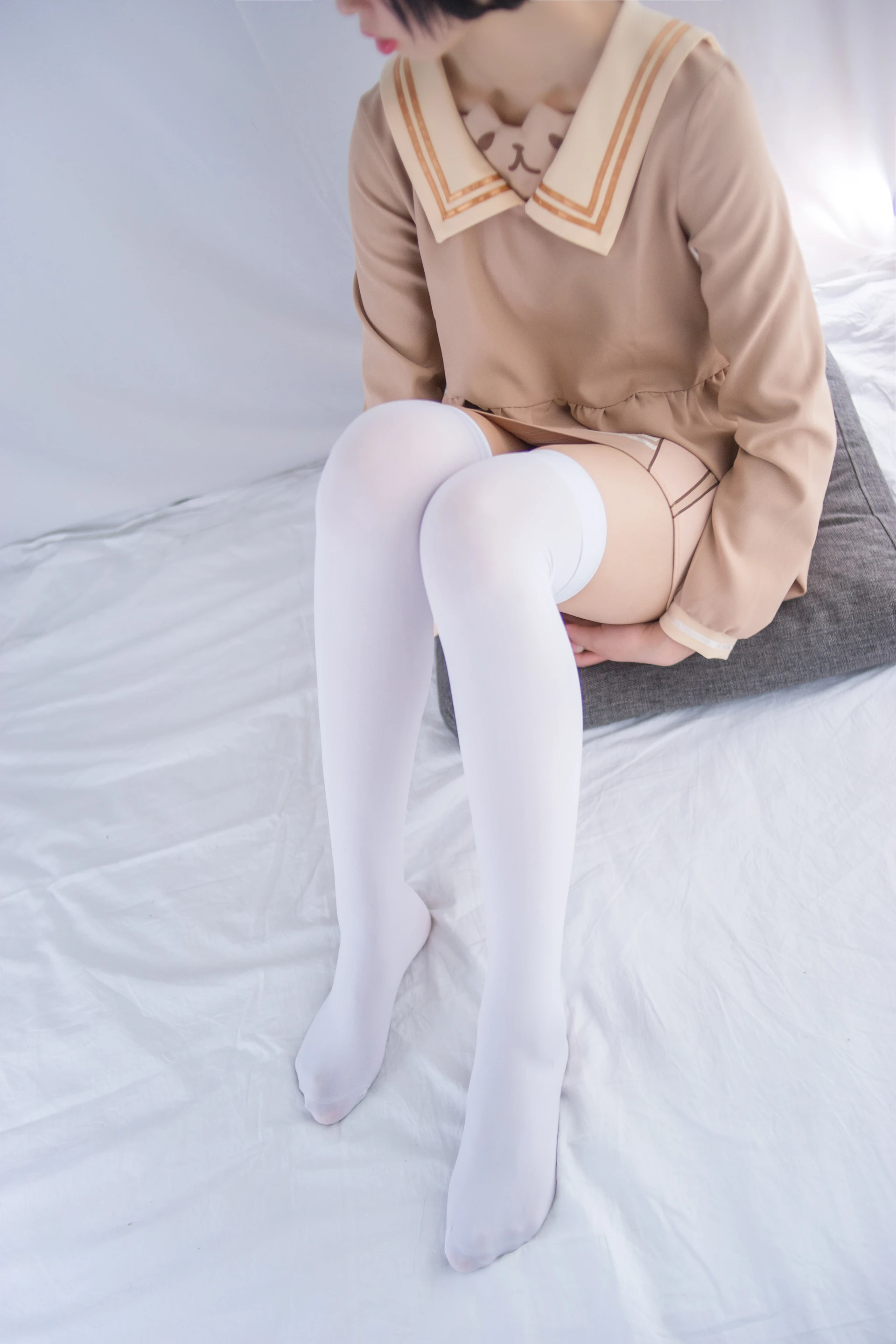 轻兰映画 SPL.006 [112P-867M]白丝, 美腿, 美足, 轻兰映画