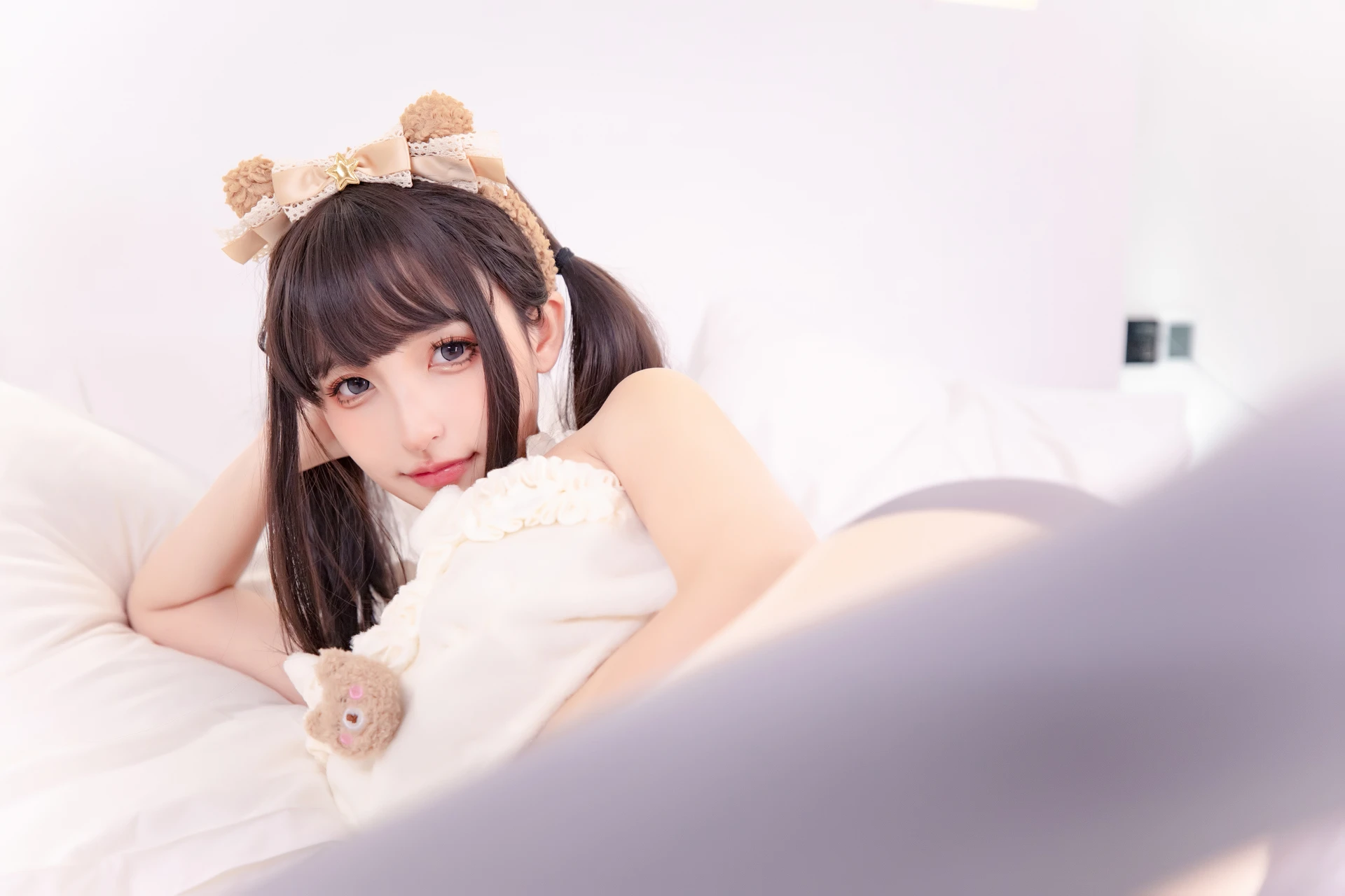 神楽坂真冬 第四季 序号12：《草莓胖次》 [75P-184MB]内衣, 双马尾, 灰丝, 神楽坂真冬, 美腿, 美足