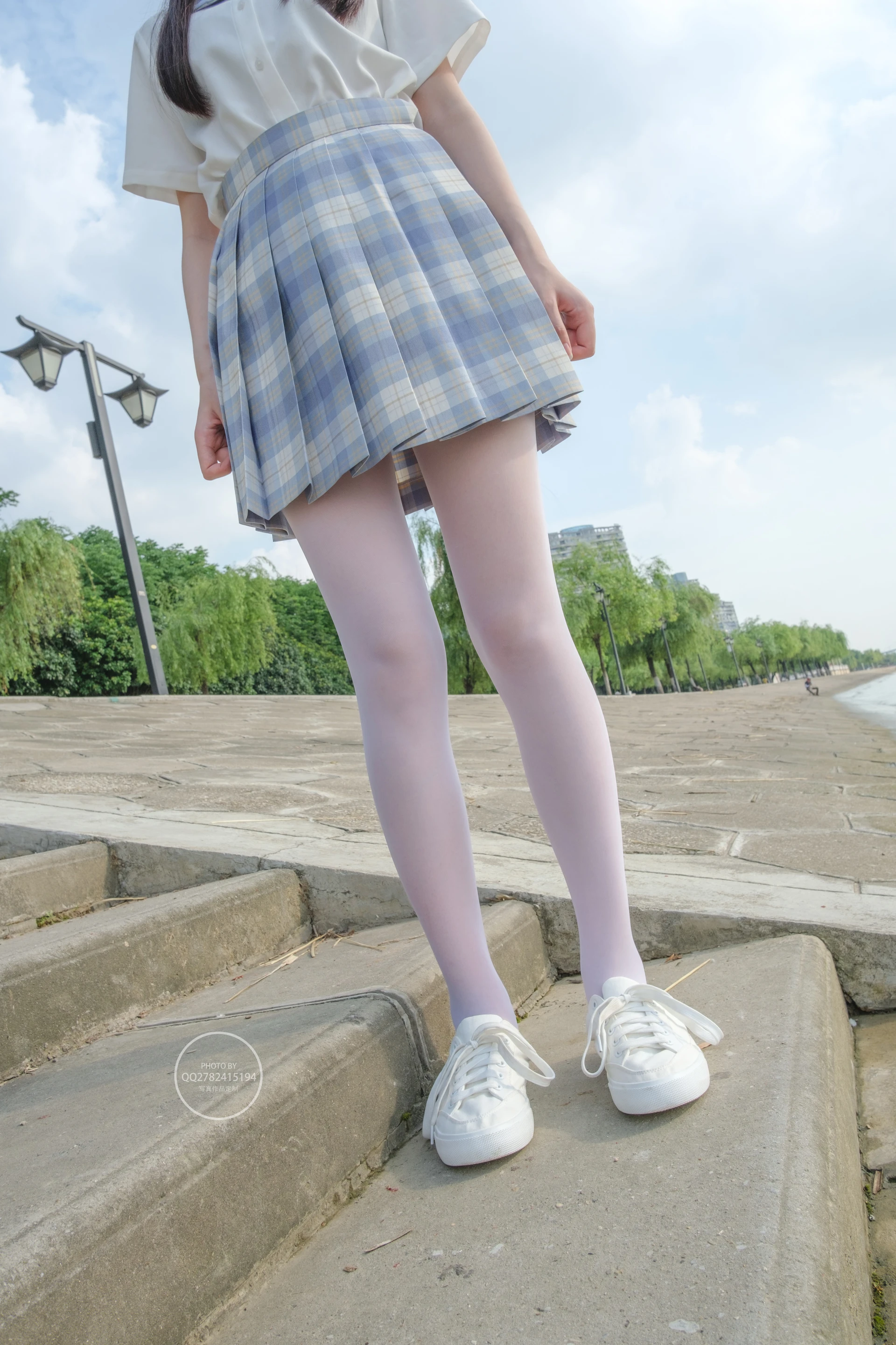 森萝财团 有料-46 小鱼 13D 室外超薄白丝JK制服 [85P-936.2M]JK, JK制服, 制服, 双马尾, 可爱, 小鱼, 有料, 森萝财团, 白丝, 美腿, 美足