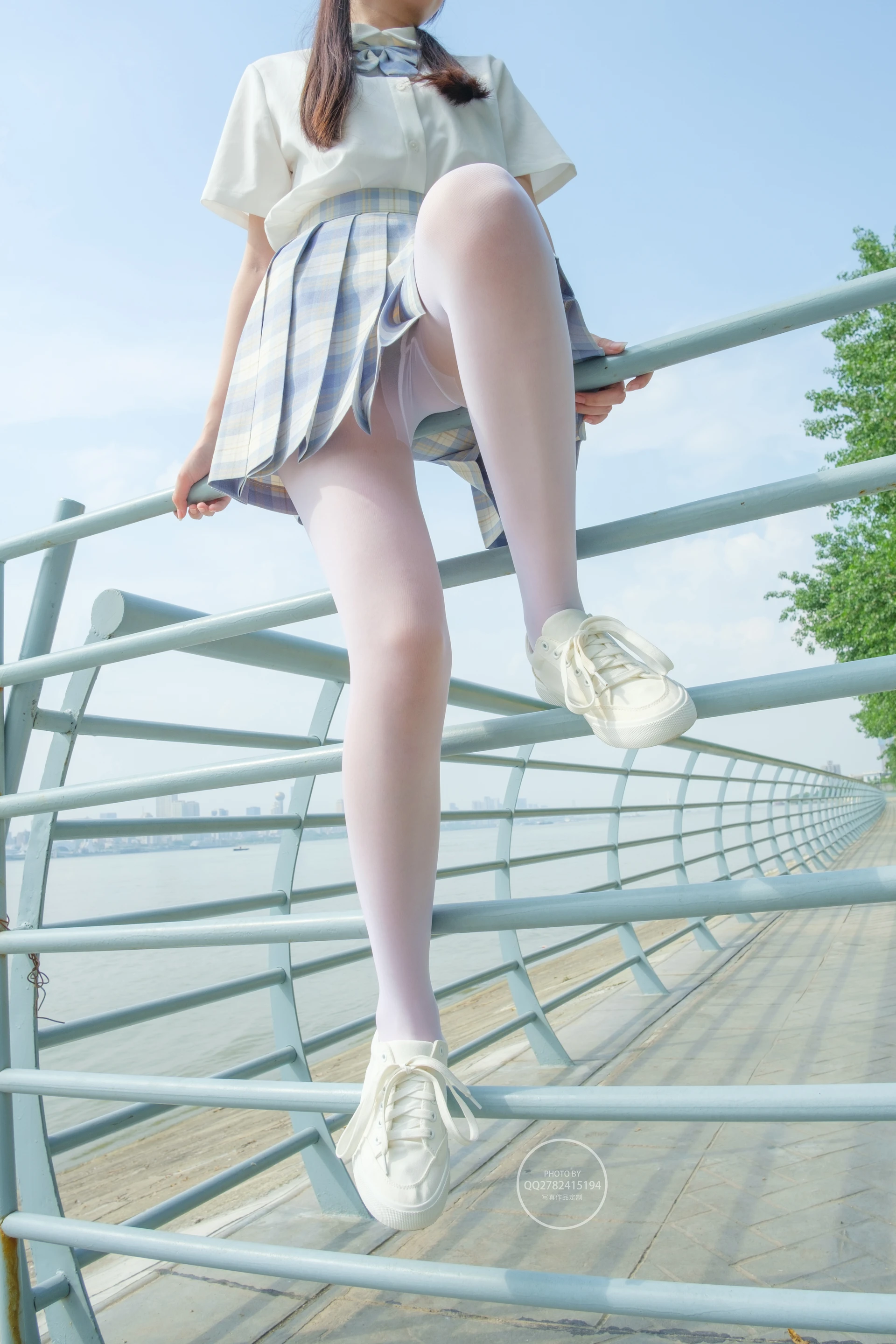 森萝财团 有料-46 小鱼 13D 室外超薄白丝JK制服 [85P-936.2M]JK, JK制服, 制服, 双马尾, 可爱, 小鱼, 有料, 森萝财团, 白丝, 美腿, 美足
