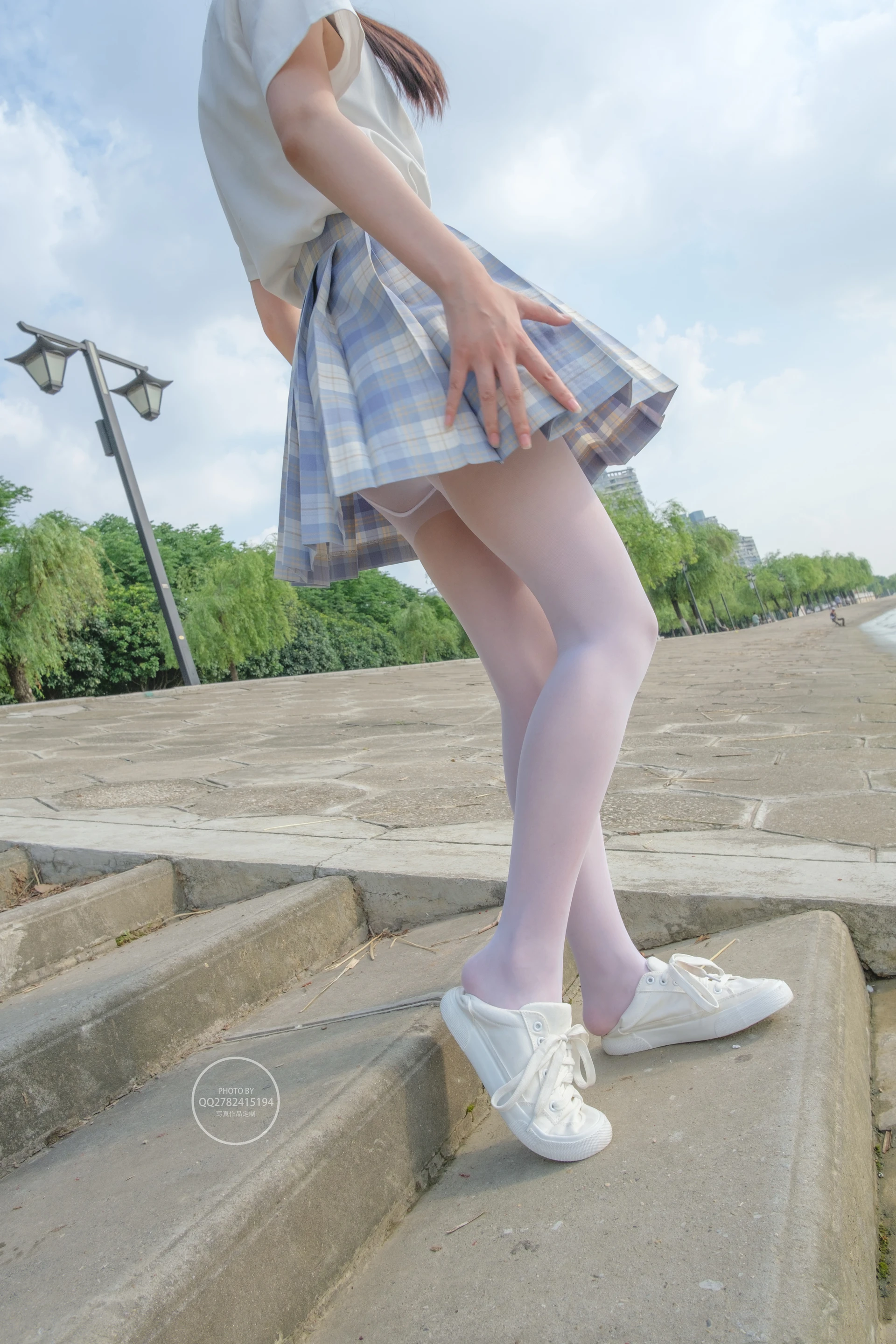 森萝财团 有料-46 小鱼 13D 室外超薄白丝JK制服 [85P-936.2M]JK, JK制服, 制服, 双马尾, 可爱, 小鱼, 有料, 森萝财团, 白丝, 美腿, 美足
