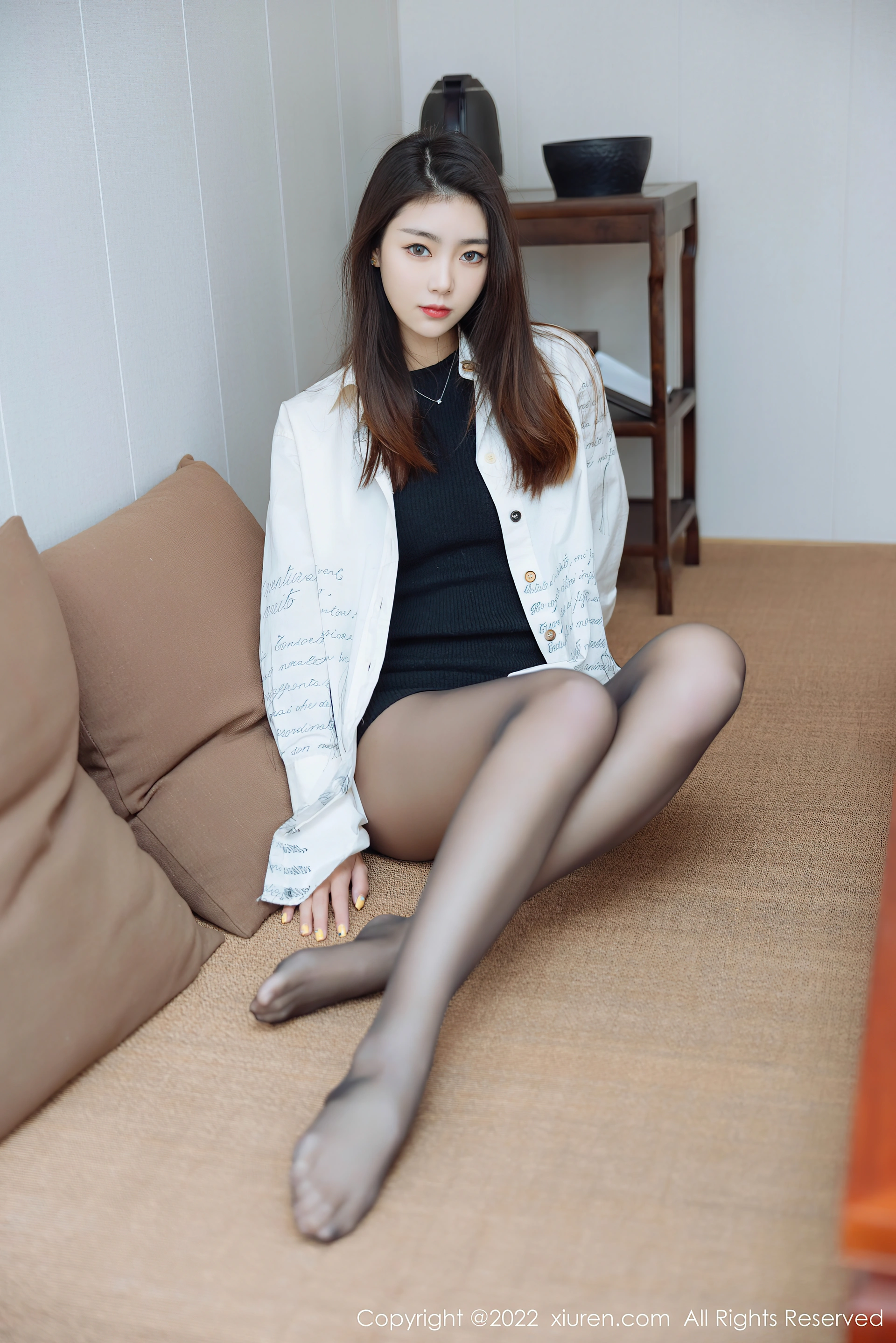 XiuRen秀人网 2022.04.07 No.4832 可樂Vicky 黑丝美腿 [45+1P471M]