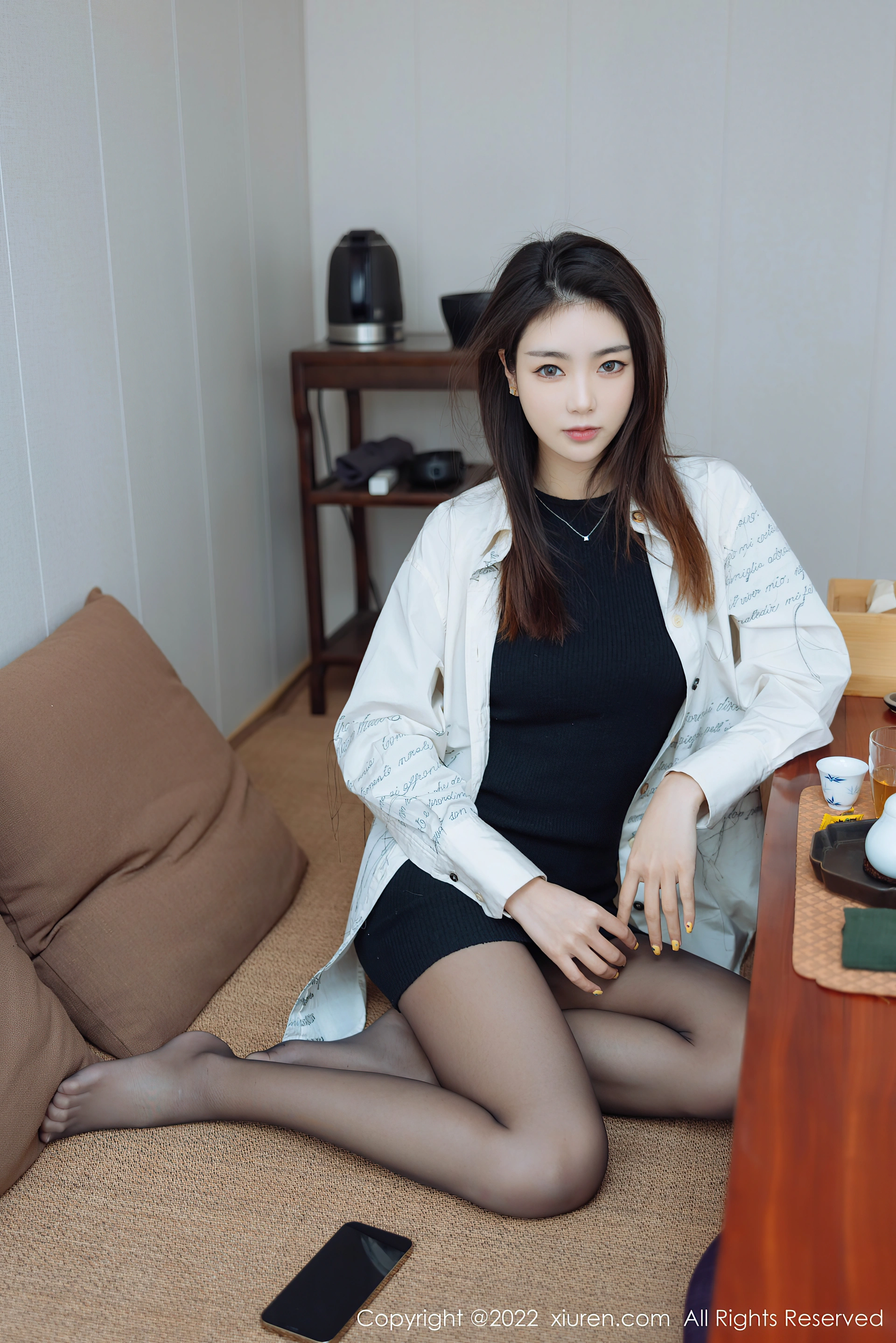 XiuRen秀人网 2022.04.07 No.4832 可樂Vicky 黑丝美腿 [45+1P471M]