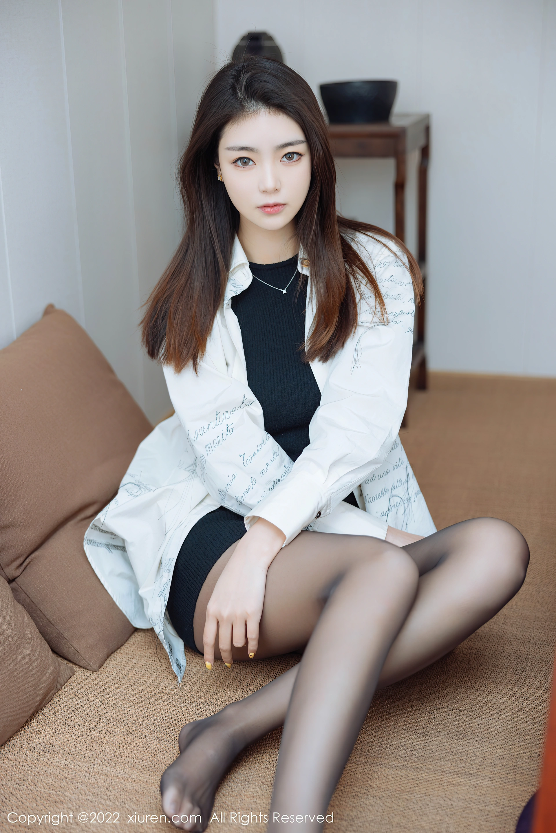 XiuRen秀人网 2022.04.07 No.4832 可樂Vicky 黑丝美腿 [45+1P471M]