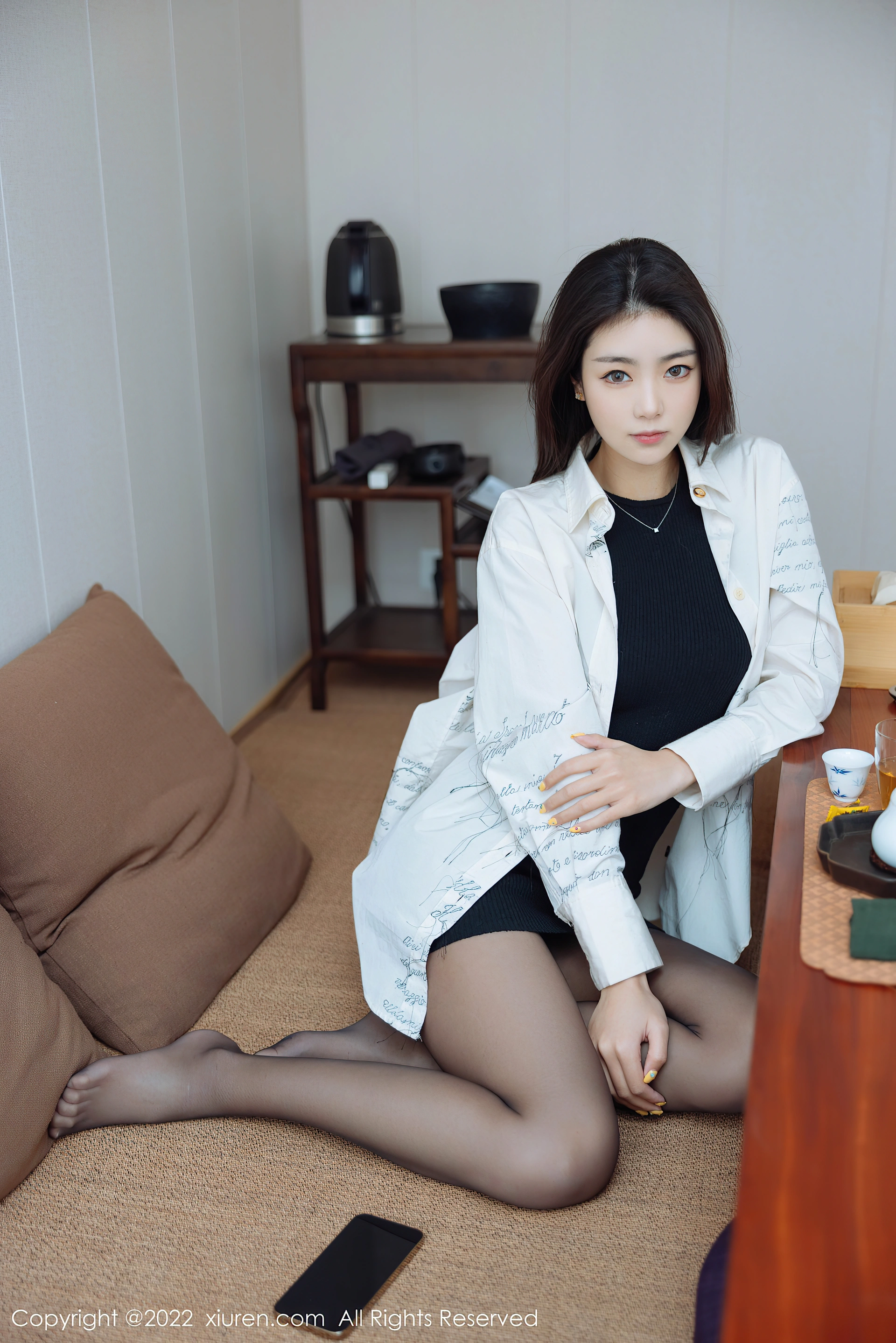 XiuRen秀人网 2022.04.07 No.4832 可樂Vicky 黑丝美腿 [45+1P471M]