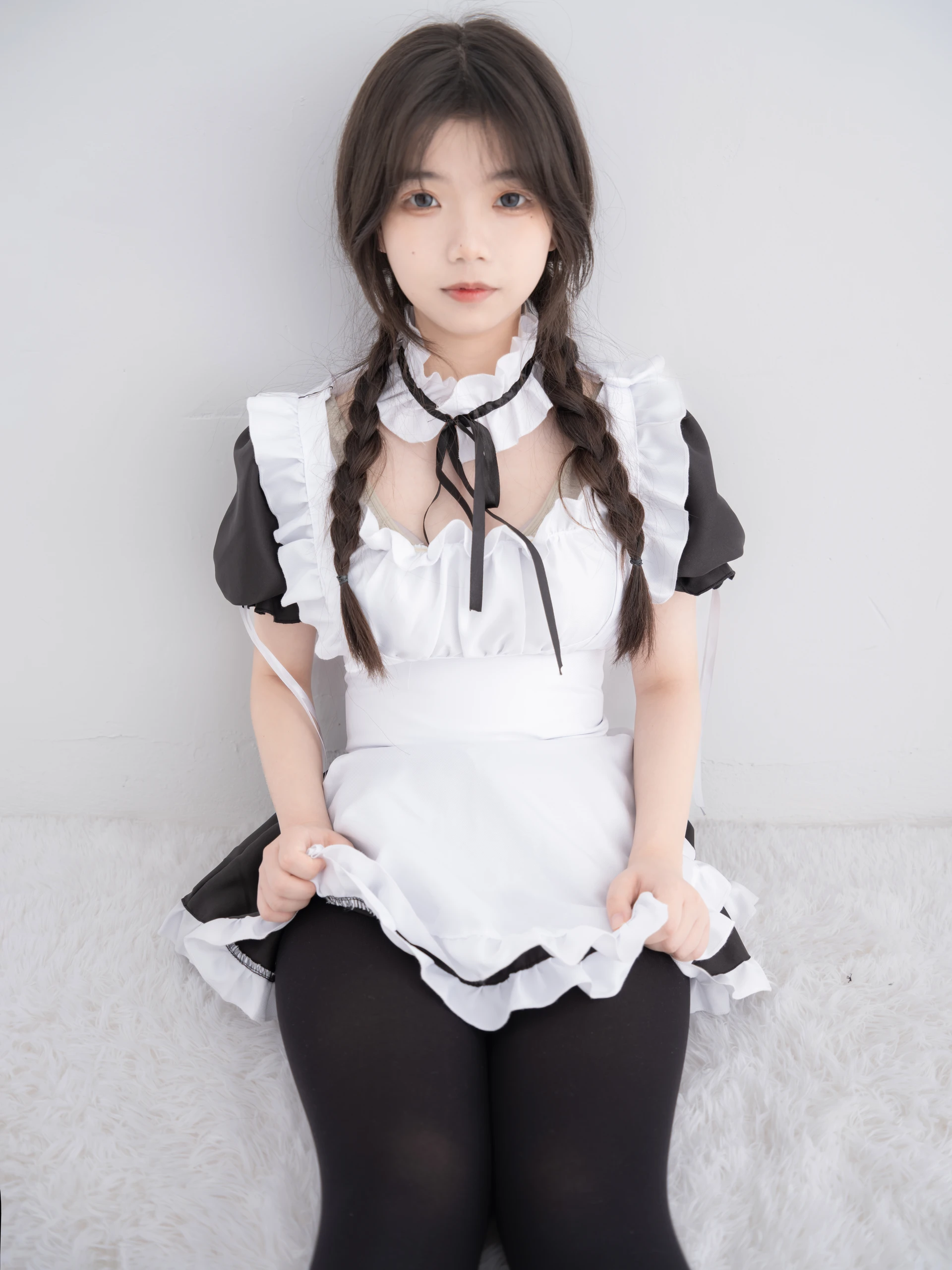 紧急企划 内部-007 奶昔 双马尾黑丝女仆 [50P1V-2.17GB]双马尾, 女仆, 奶昔, 紧急企划, 美腿, 美足, 黑丝