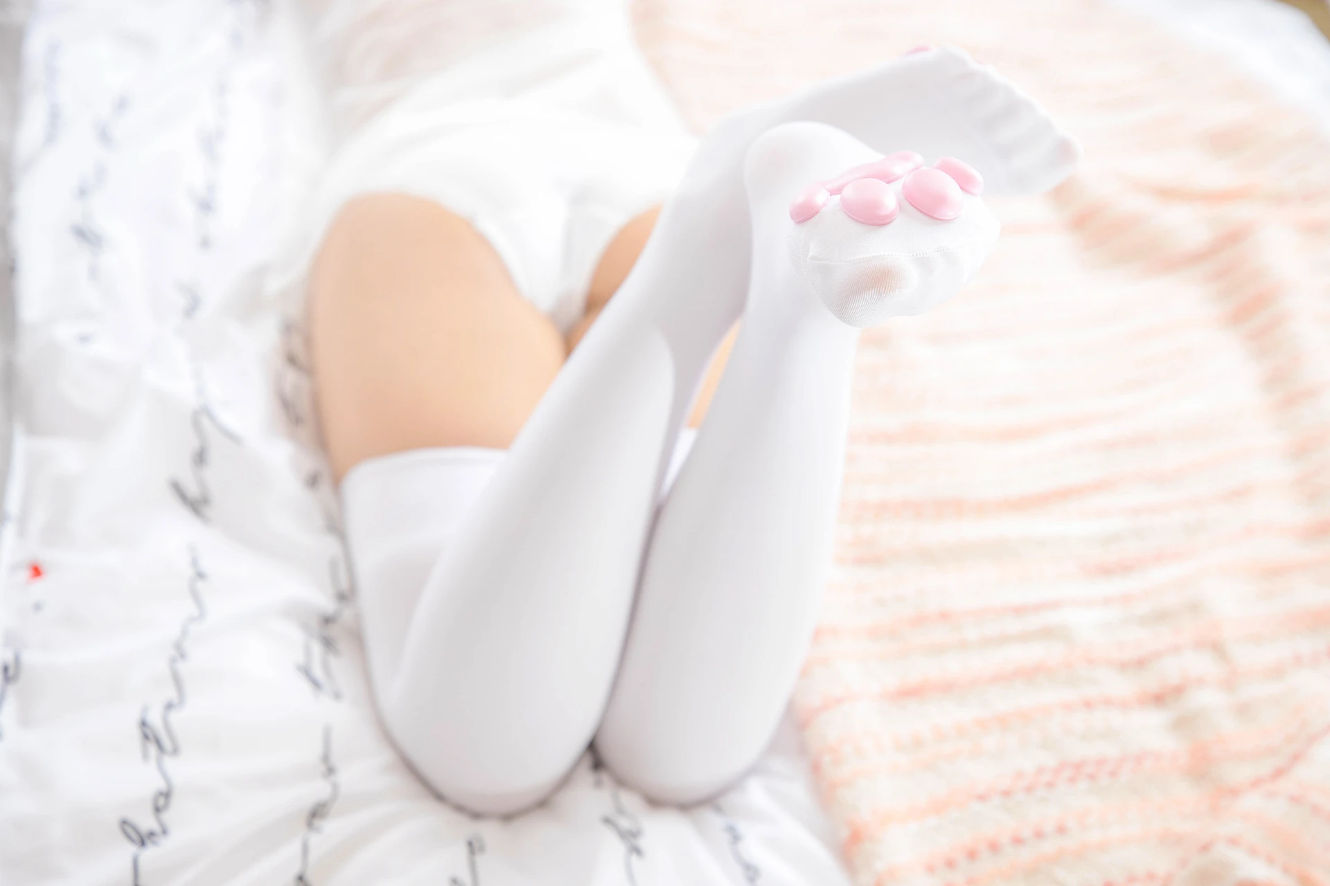 神楽坂真冬 第三季 序号10：《おかえり》猫脚女仆 [150P2V-543MB]内衣, 双马尾, 女仆, 白丝, 睡衣, 神楽坂真冬, 美腿, 美足, 黑丝